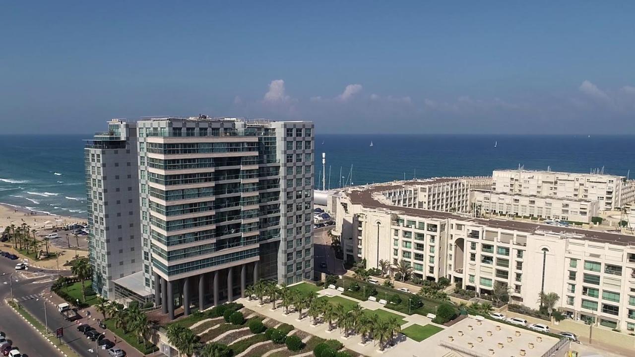 Okeanos Bmarina Aparthotel Herzelia Exterior foto